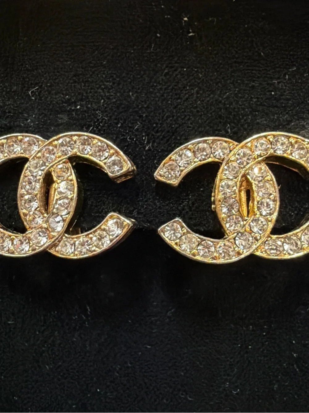 CHANEL CC Logos Rhinestone Clip-On Earrings Gold Tone 2084 Auth w/Box c1108